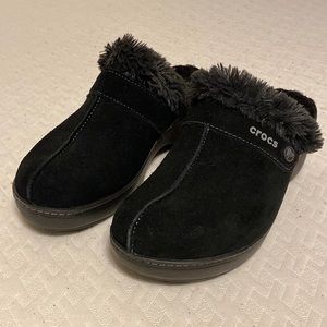 Crocs Cobbler 11602 Women's Size 7W Black Suede Faux Fur Mule 2.25” Clog Shoes